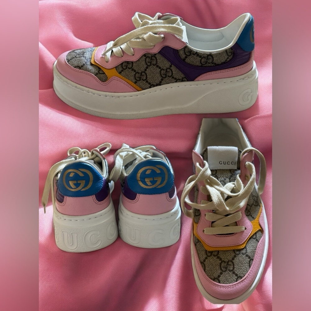 Rarely used beige/multicolor GUCCI low top sneakers.